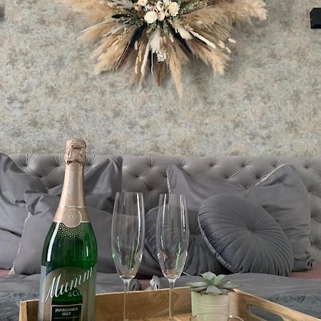 Stundenhotel Krieger Бюрен Экстерьер фото