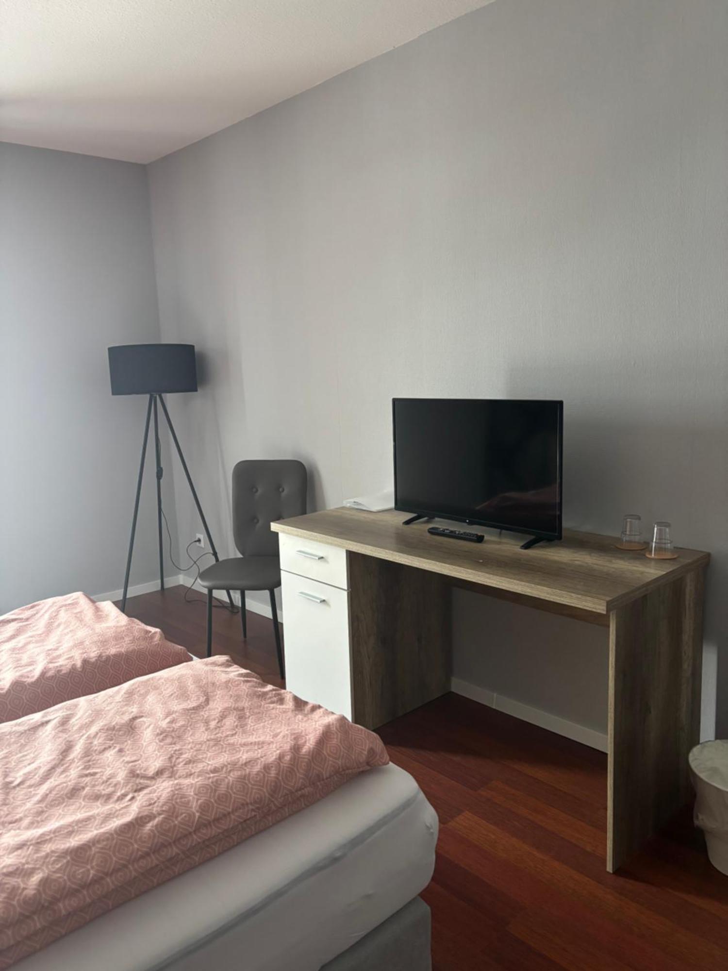 Stundenhotel Krieger Бюрен Экстерьер фото