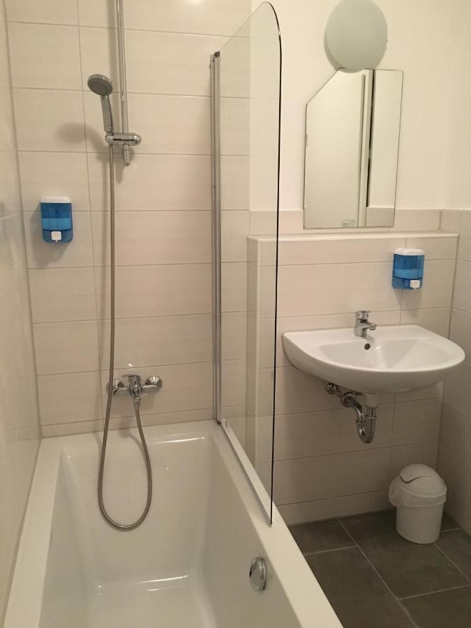 Stundenhotel Krieger Бюрен Экстерьер фото